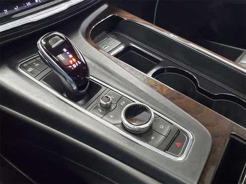 Used 2021 Cadillac Escalade Premium Luxury Platinum image 28