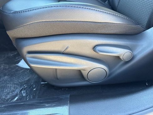 New 2026 Jeep Compass Latitude image 10