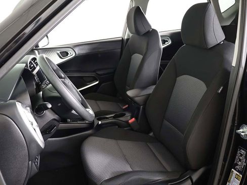 Used 2024 Kia Soul LX image 25
