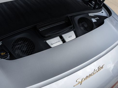 Used 2019 Porsche 911 Speedster RWD image 60