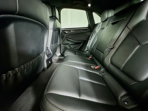 Used 2018 Porsche Macan S image 34