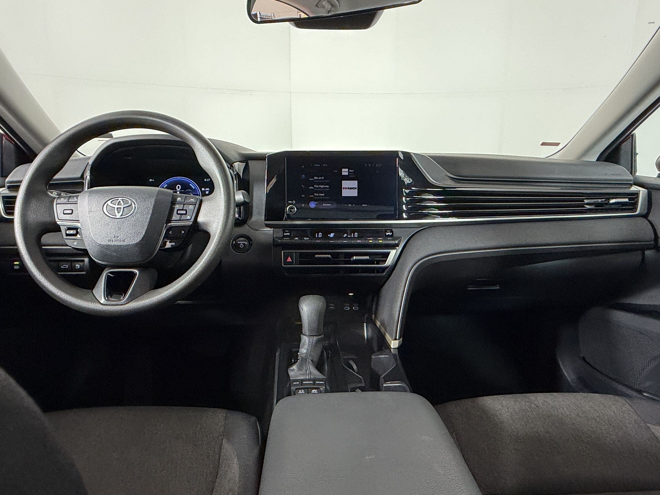 Used 2025 Toyota Camry LE FWD image 14