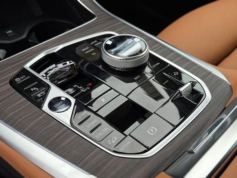 New 2026 BMW X5 xDrive50e w/ Executive Package image 24