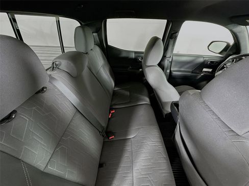 Certified 2018 Toyota Tacoma TRD Off-Road image 26