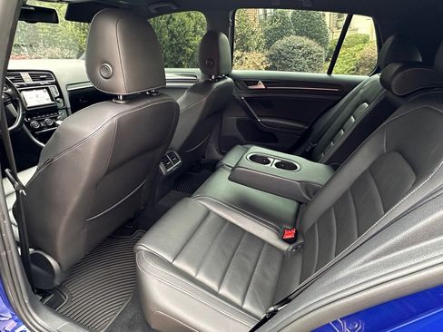 Used 2015 Volkswagen Golf R 4-Door image 17