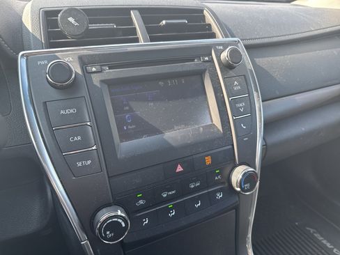 Used 2017 Toyota Camry LE FWD image 15