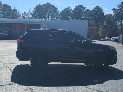 Used 2023 Toyota RAV4 SE image 4