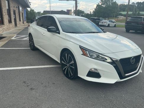 Used 2020 Nissan Altima 2.5 SR FWD image 10