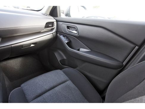 Certified 2025 Nissan Rogue SV FWD image 13
