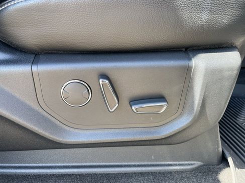 Used 2017 Ford F250 Lariat w/ Chrome Package image 61