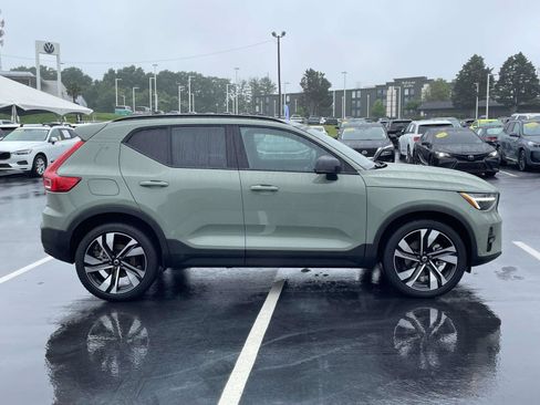 Certified 2025 Volvo XC40 B5 Ultra w/ Climate Package AWD/4WD image 8