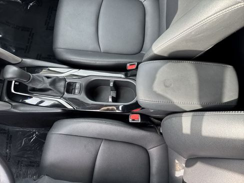 Used 2025 Toyota Corolla Cross XLE FWD image 34
