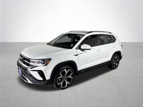 Certified 2023 Volkswagen Taos SEL AWD/4WD image 2