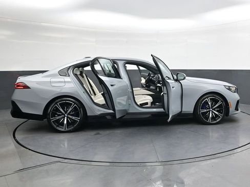 New 2026 BMW 530i xDrive w/ M Sport Package image 34