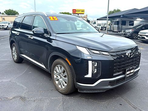 Used 2025 Hyundai Palisade SEL FWD image 2