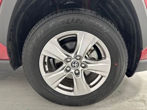Used 2025 Toyota RAV4 XLE AWD/4WD image 62