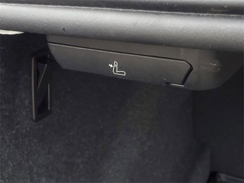 Used 2019 BMW 530i w/ Convenience Package image 35