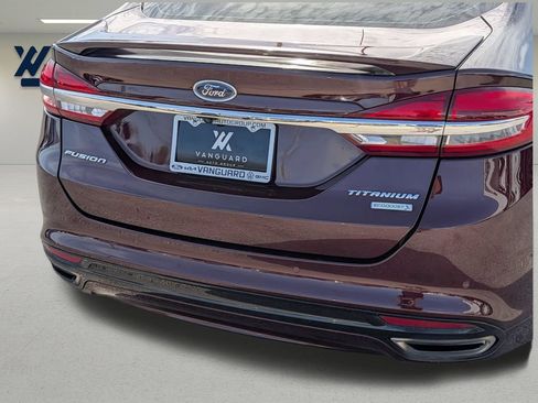 Used 2018 Ford Fusion Titanium FWD image 8