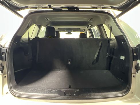 Used 2018 Toyota Highlander SE FWD image 33
