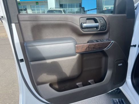 Used 2022 GMC Sierra 3500 Denali image 8