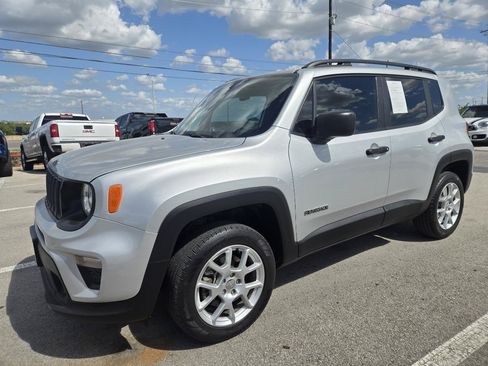 Used 2019 Jeep Renegade Sport w/ Sport Appearance Group AWD/4WD image 2