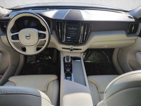 Certified 2023 Volvo XC60 T8 Ultimate w/ Climate Package image 18