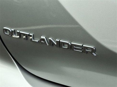 Used 2024 Mitsubishi Outlander SEL image 32