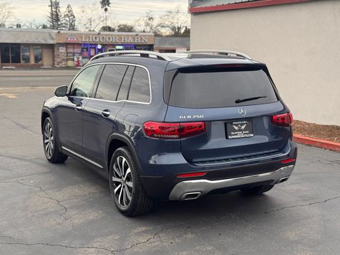 Used 2022 Mercedes-Benz GLB 250 image 4