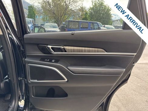 Used 2025 Kia Telluride SX Prestige image 12