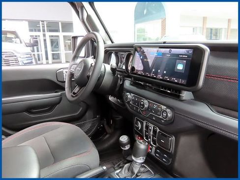 Used 2026 Jeep Wrangler Unlimited Rubicon AWD/4WD image 8