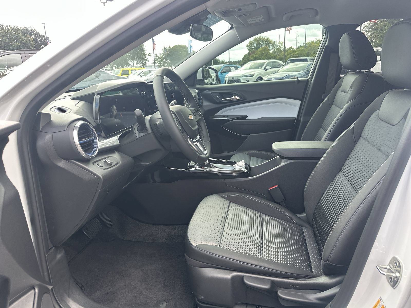 Used 2026 Chevrolet Trax LT w/ Driver Confidence Package FWD image 16