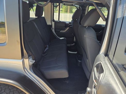 Used 2015 Jeep Wrangler Unlimited Sport w/ Connectivity Group AWD/4WD image 8