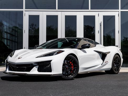 Used 2023 Chevrolet Corvette Z06 w/ Stealth Interior Trim Package image 3