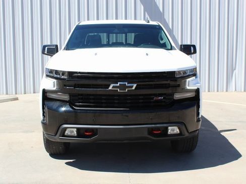 Used 2021 Chevrolet Silverado 1500 LT Trail Boss w/ Convenience Package II image 3