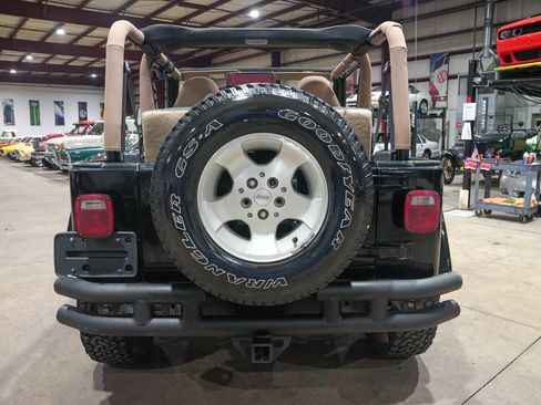Used 2002 Jeep Wrangler Sahara AWD/4WD image 7