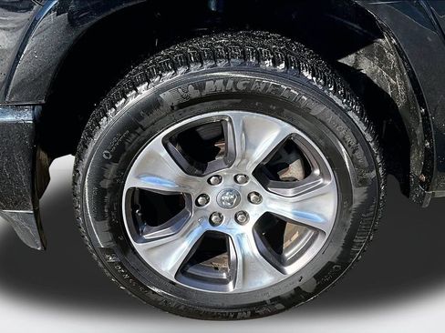 Used 2019 RAM 1500 Laramie image 32