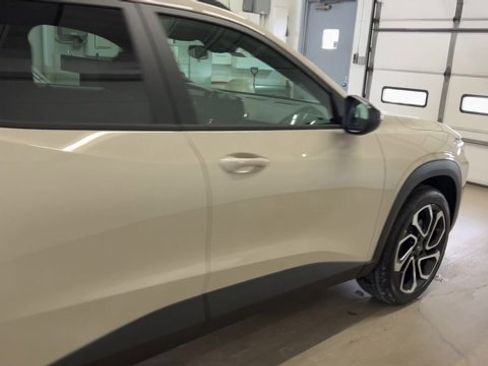 New 2026 Chevrolet Trax RS w/ Sunroof Package image 9