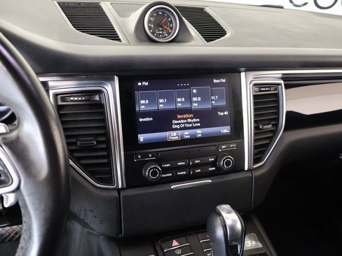 Used 2018 Porsche Macan Base image 5