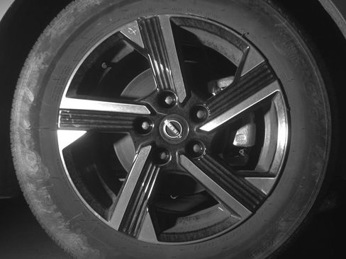 Used 2025 Nissan Sentra SV FWD image 13