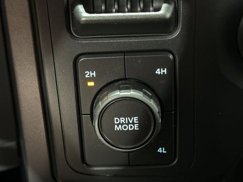 Used 2022 Ford F150 XLT image 35