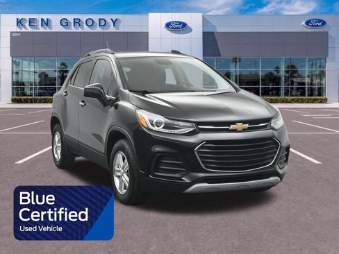 Used 2020 Chevrolet Trax LT w/ LT Convenience Package AWD/4WD image 1