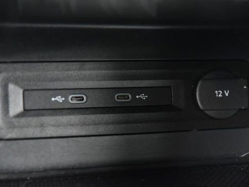 Used 2023 Volkswagen Atlas Cross Sport SE w/ Panoramic Sunroof Package image 16