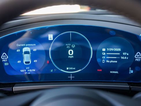 New 2025 Porsche Macan 4 Electric image 18