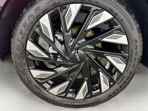 New 2026 Lincoln Nautilus Reserve w/ Jet Appearance Package image 33