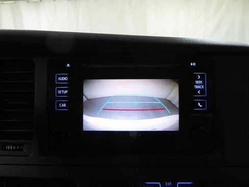 Used 2016 Toyota Sienna L image 14