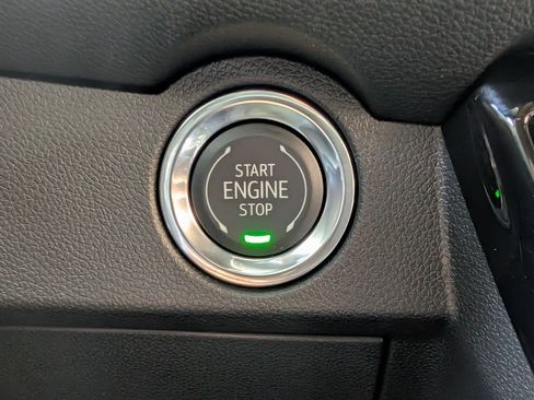 Used 2025 Chevrolet Traverse Z71 w/ Driver Confidence Package image 33