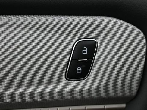 New 2026 Ford Explorer Active RWD image 19