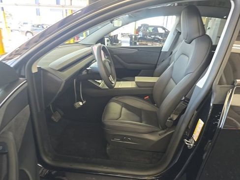 Used 2026 Tesla Model Y AWD image 5