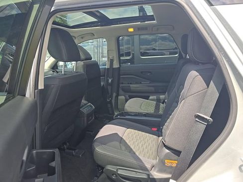 Certified 2025 Nissan Pathfinder SV w/ SV Premium Package FWD image 2