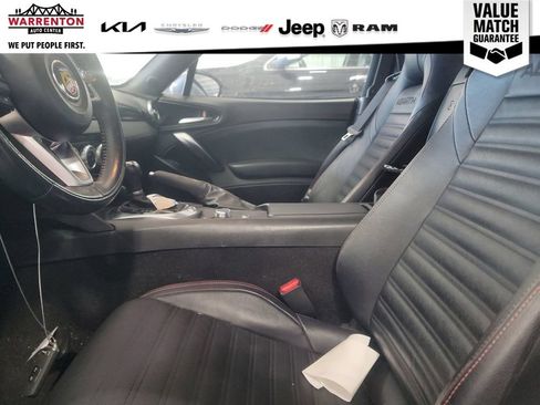 Used 2019 FIAT 124 Spider Abarth w/ Navigation & Sound Group RWD image 19